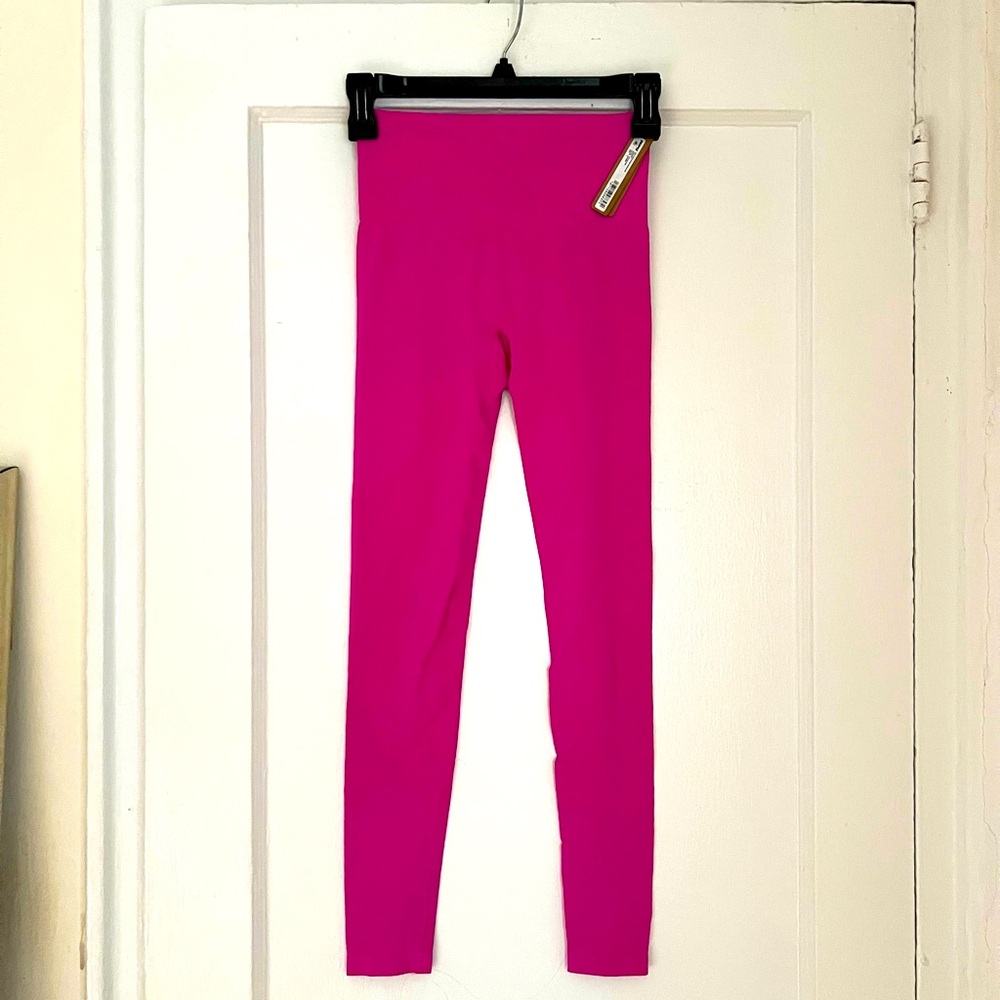 NWT Skims Soft Smoothing Leggings Fuschia